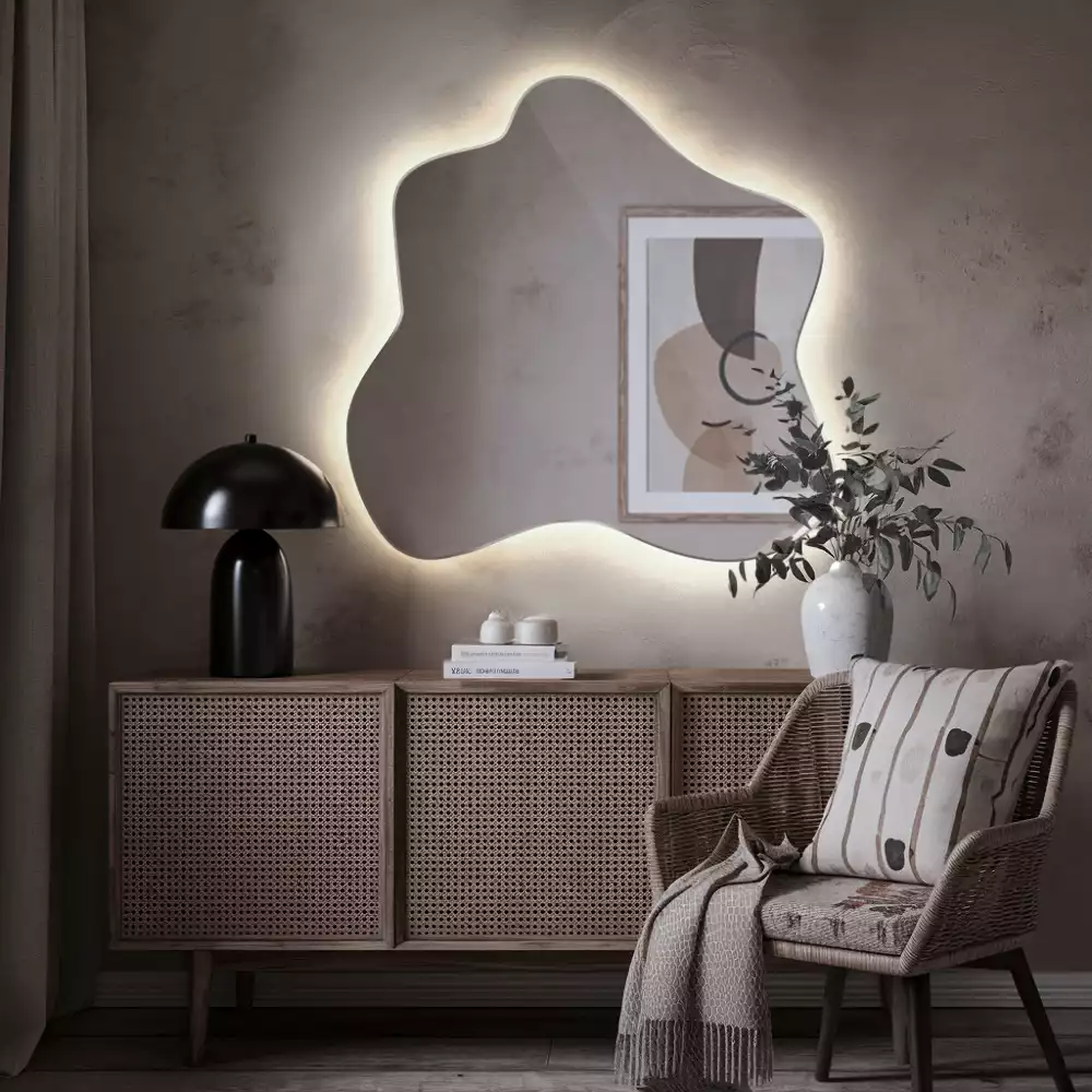 Oglindă modernă cu iluminare integrată