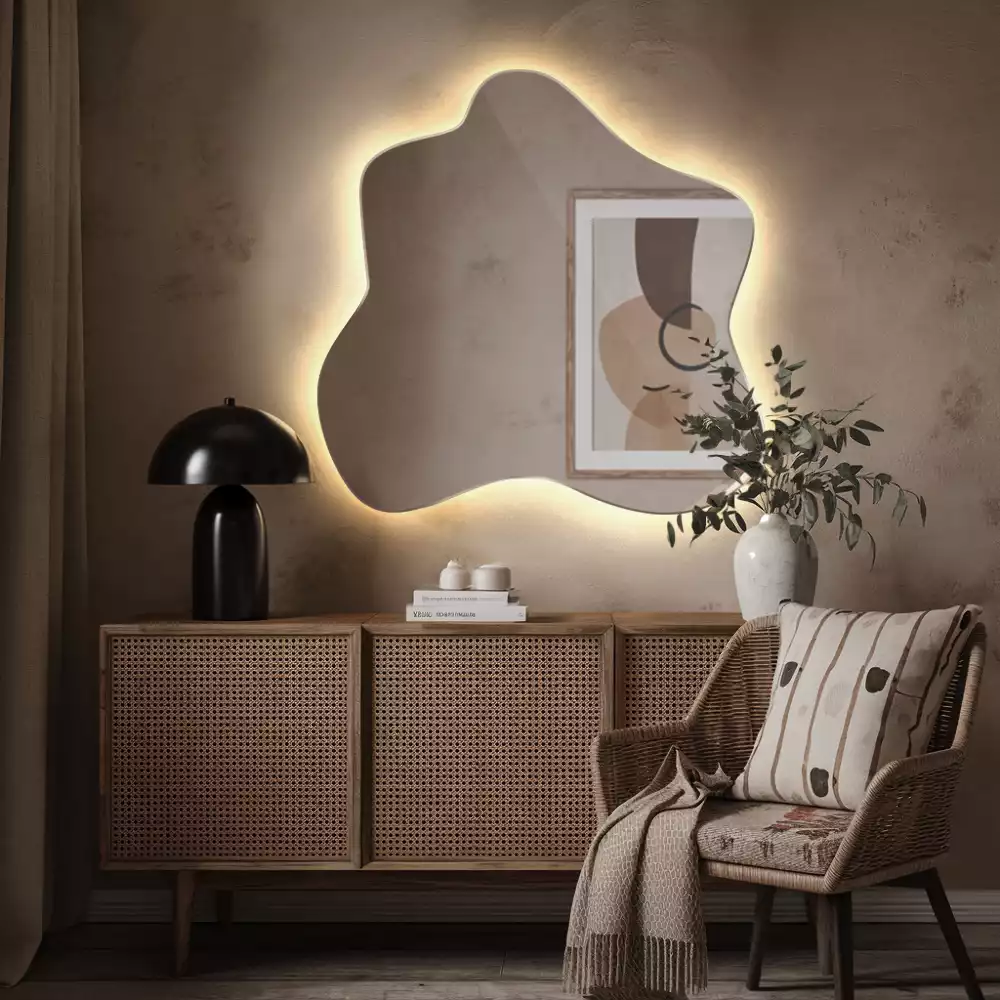 Oglindă modernă cu iluminare integrată