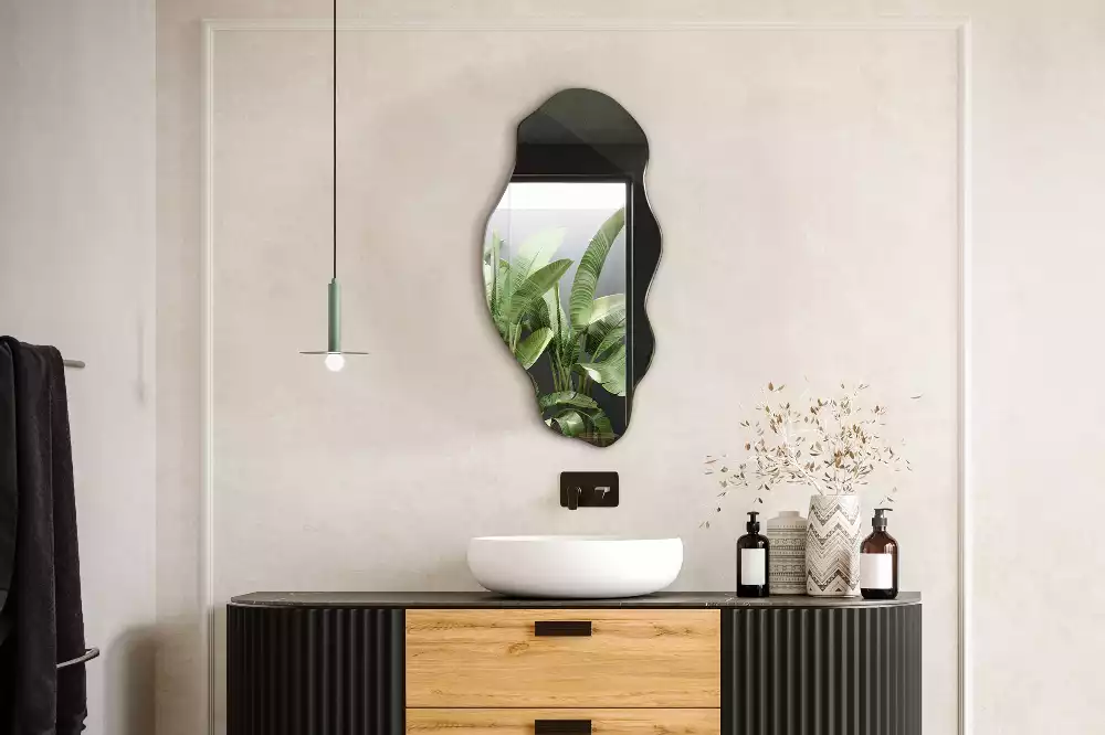 Oglindă decorativă cu formă neregulată