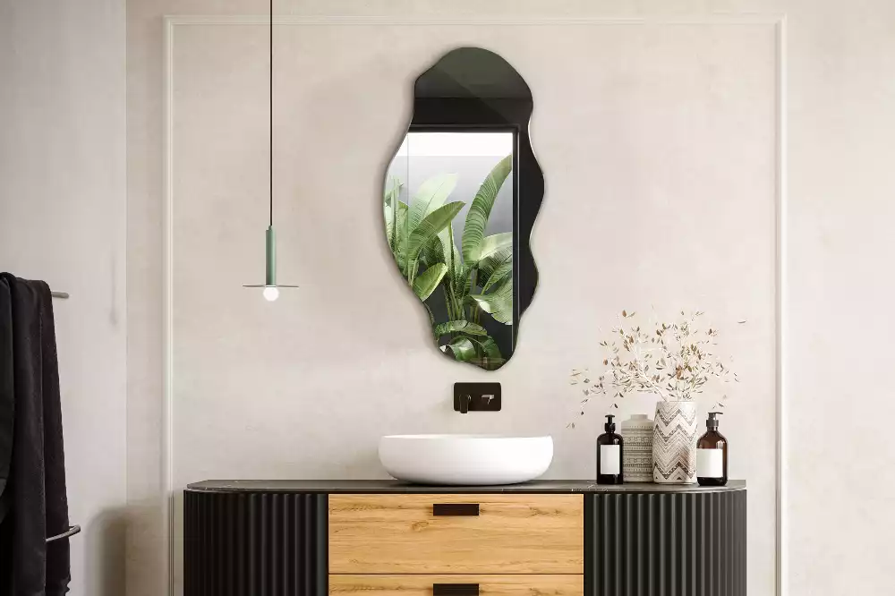 Oglindă decorativă cu formă neregulată