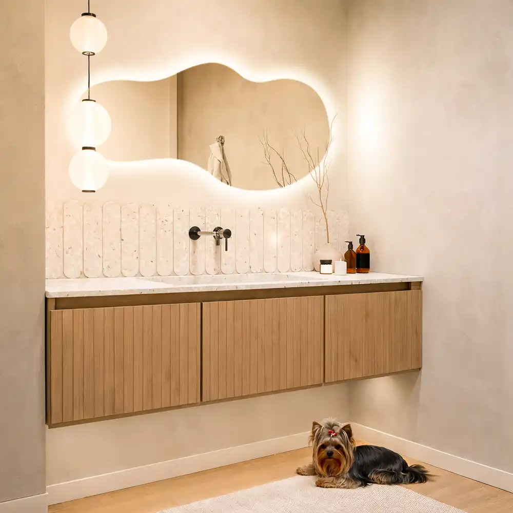 Oglindă organică de perete cu iluminare