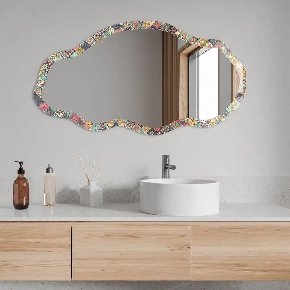 Oglindă decorativă neregulată cu imprimeu patchwork colorat
