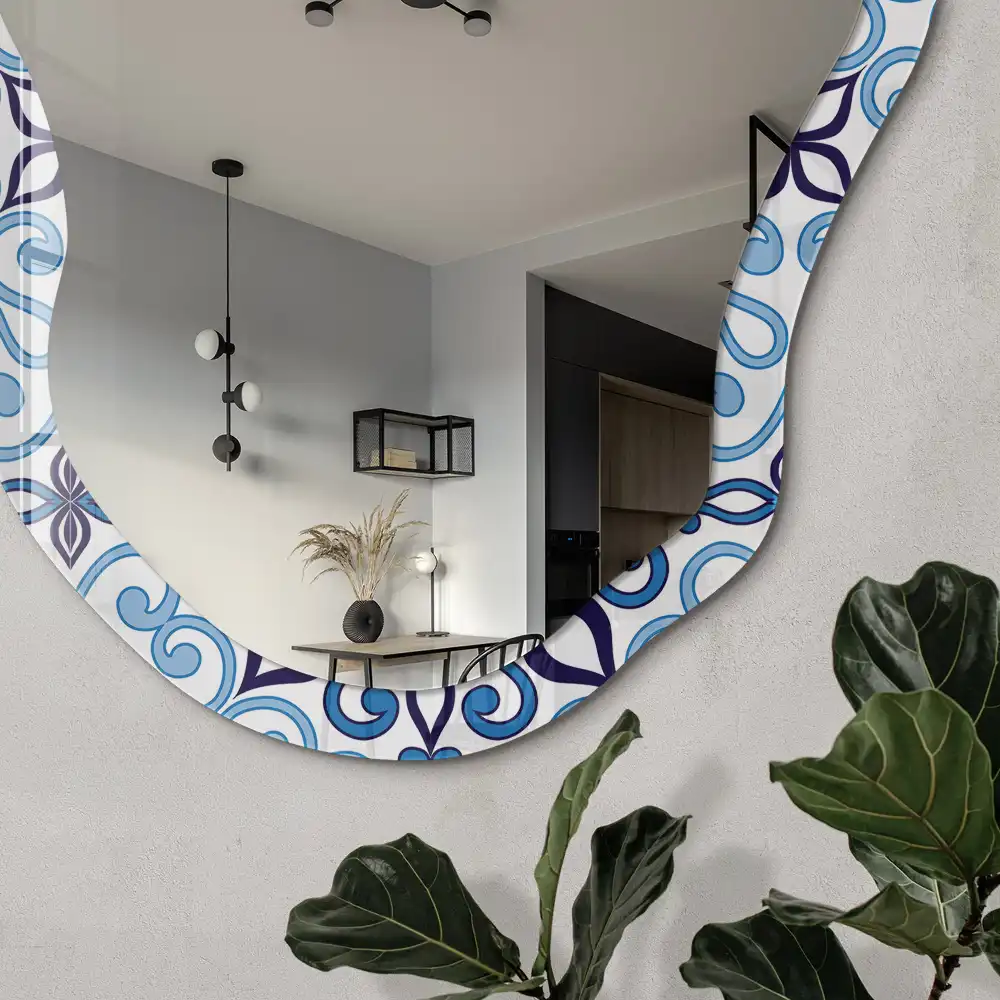 Oglindă neregulată cu imprimeu decorativ bleu deschis