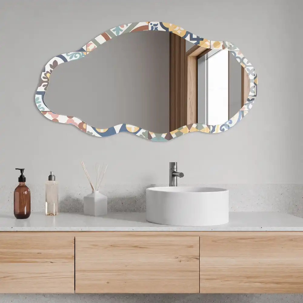 Oglindă decorativă cu formă neregulată și model mozaic