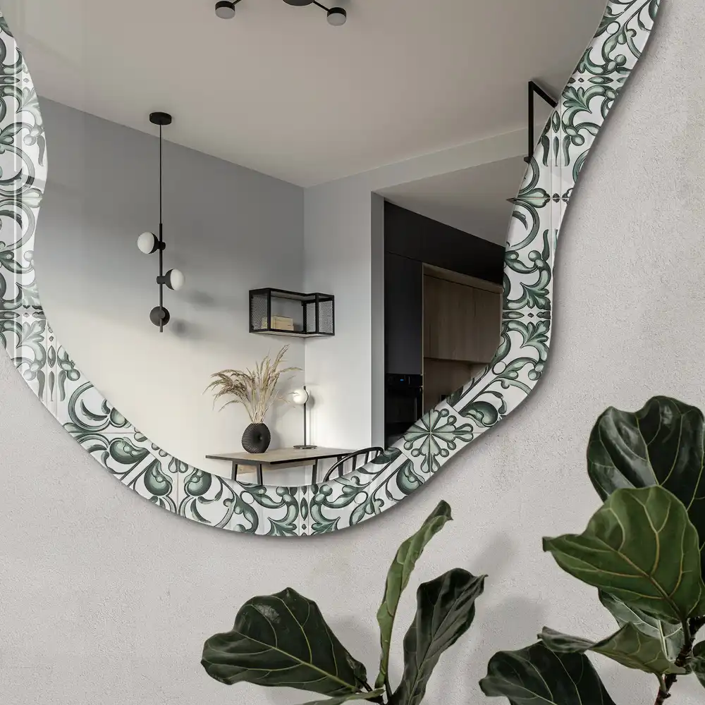 Oglindă neregulată cu imprimeu decorativ verde