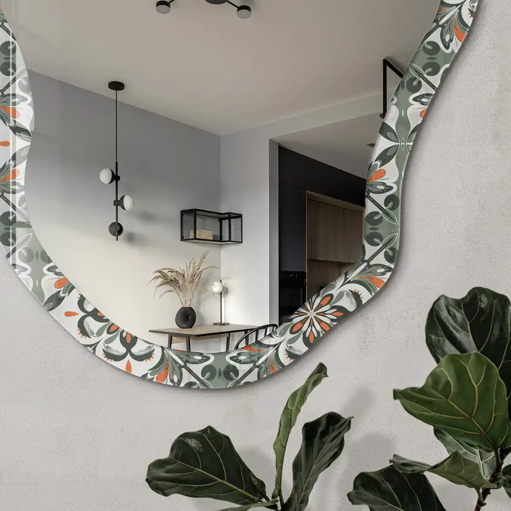 Oglindă decorativă cu formă neregulată și model floral