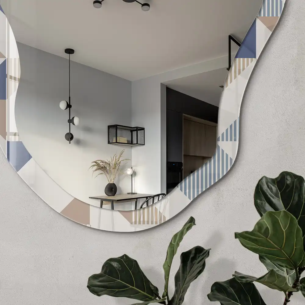 Oglindă decorativă cu formă neregulată și model geometric