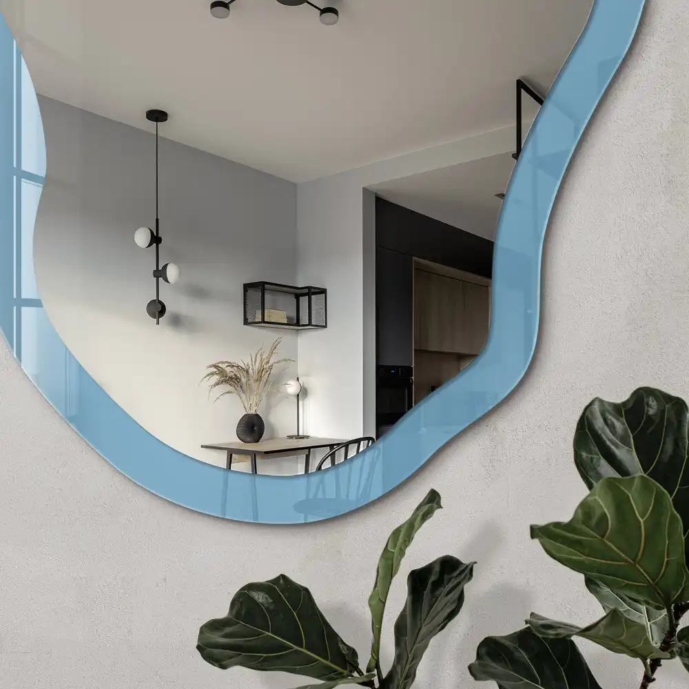 Oglindă decorativă neregulată cu imprimeu albastru deschis