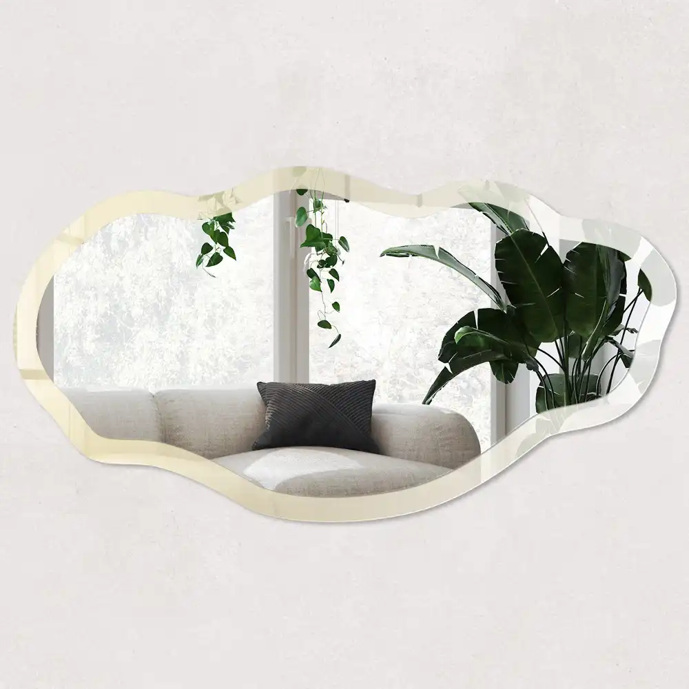 Oglindă decorativă cu formă neregulată și gradient crem