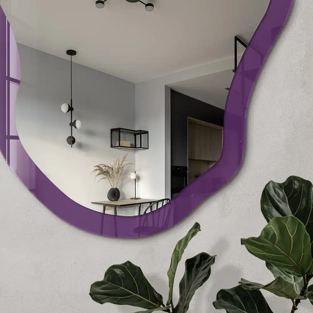 Oglindă decorativă neregulată cu imprimeu mov intens