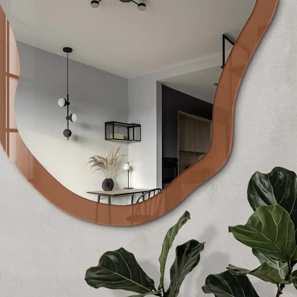 Oglindă decorativă cu formă neregulată și imprimeu portocaliu închis