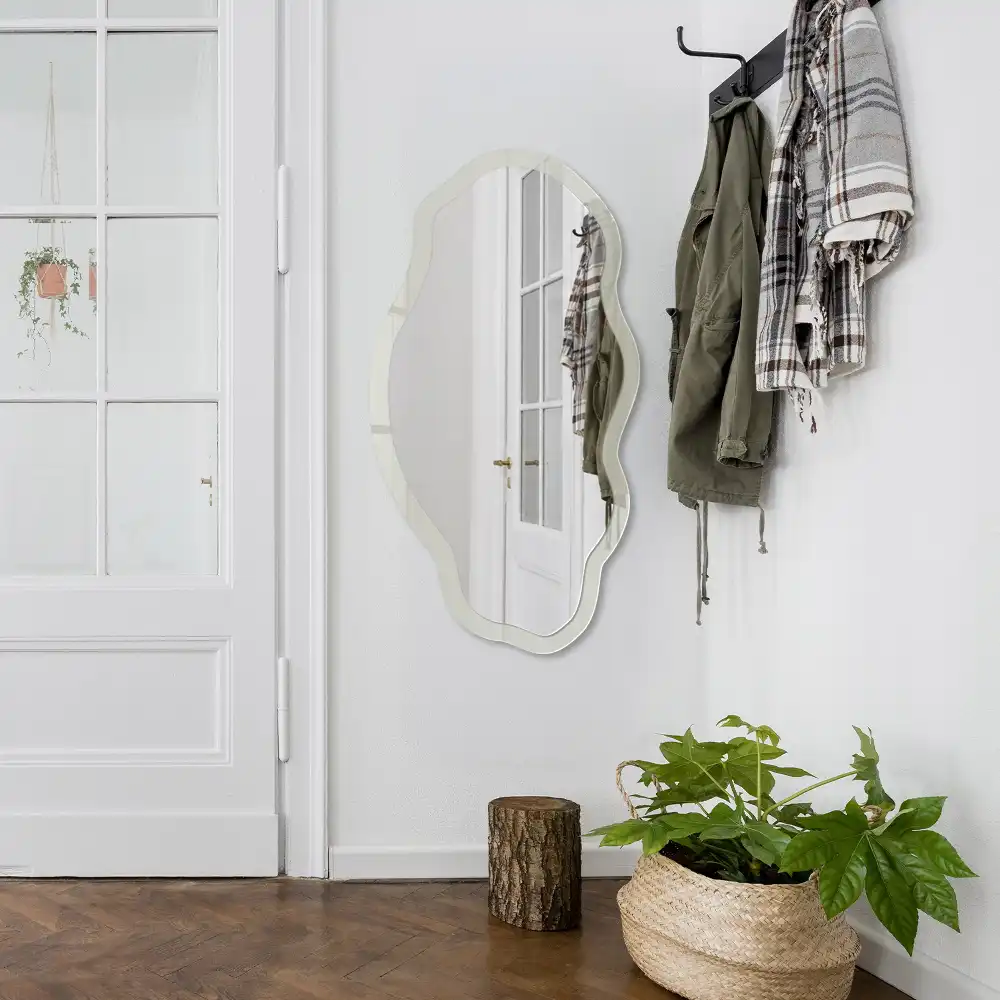 Oglindă neregulată cu imprimeu gri cald