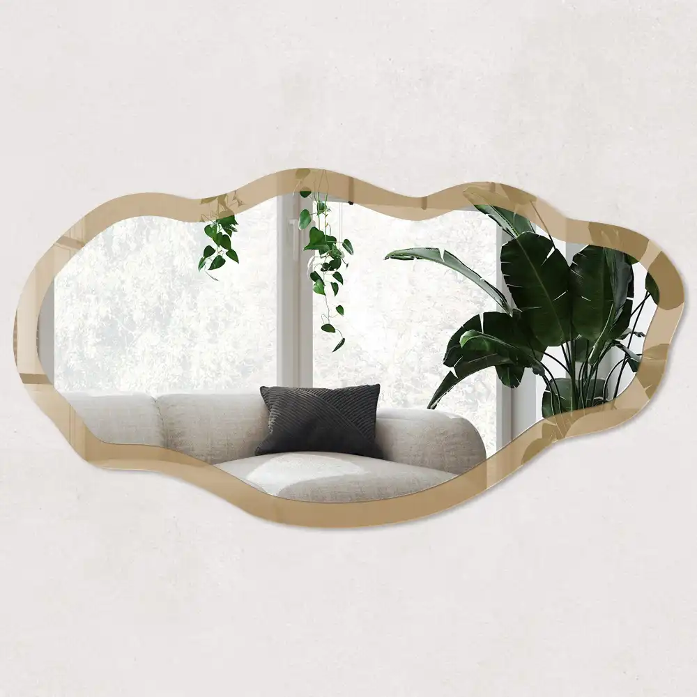 Oglindă decorativă cu formă neregulată și imprimeu maro