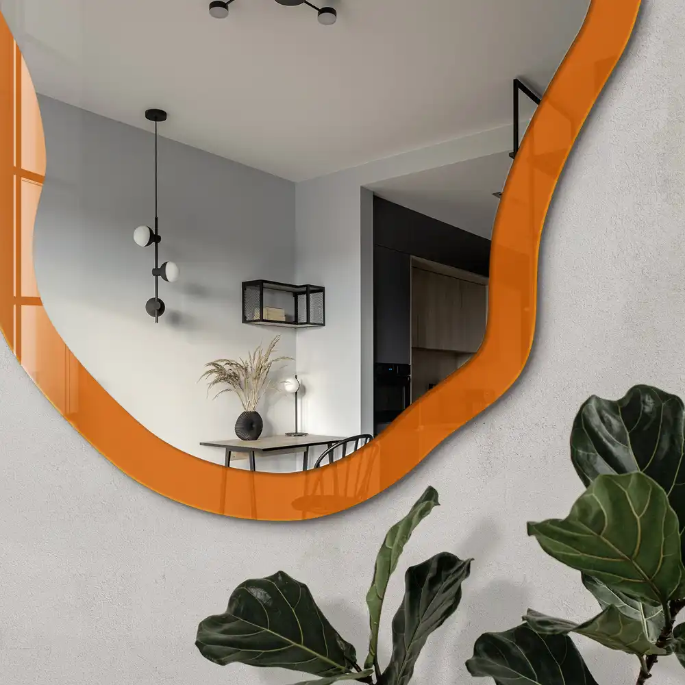 Oglindă neregulată cu imprimeu portocaliu vibrant