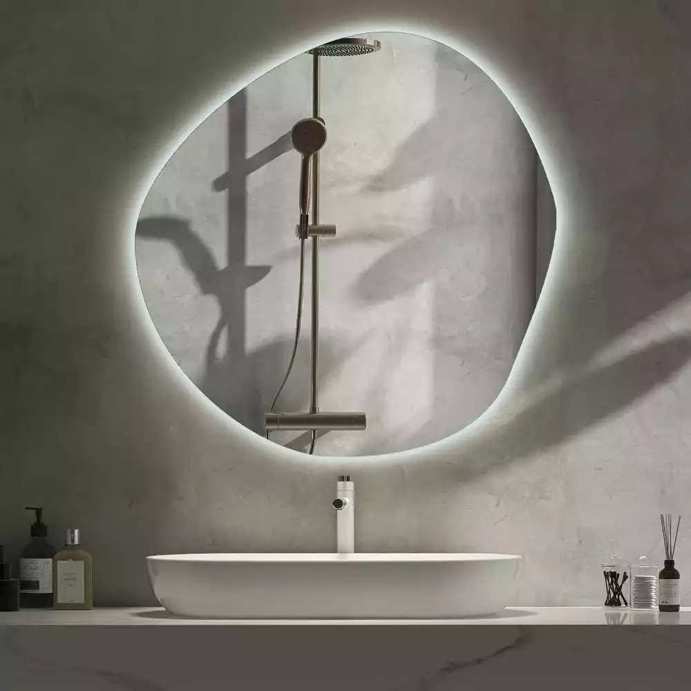 Oglindă de perete cu LED și formă neregulată în stil minimalist