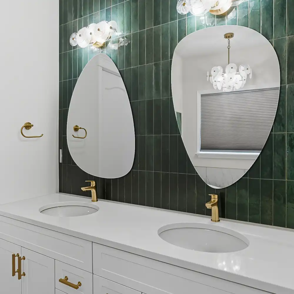 Oglindă decorativă de perete în formă de ou