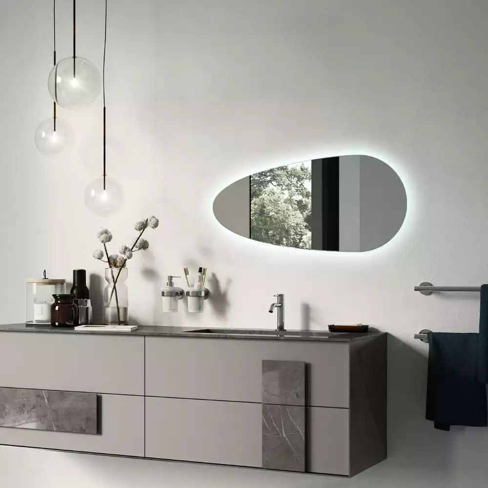 Oglindă decorativă în formă de lacrimă cu iluminare LED
