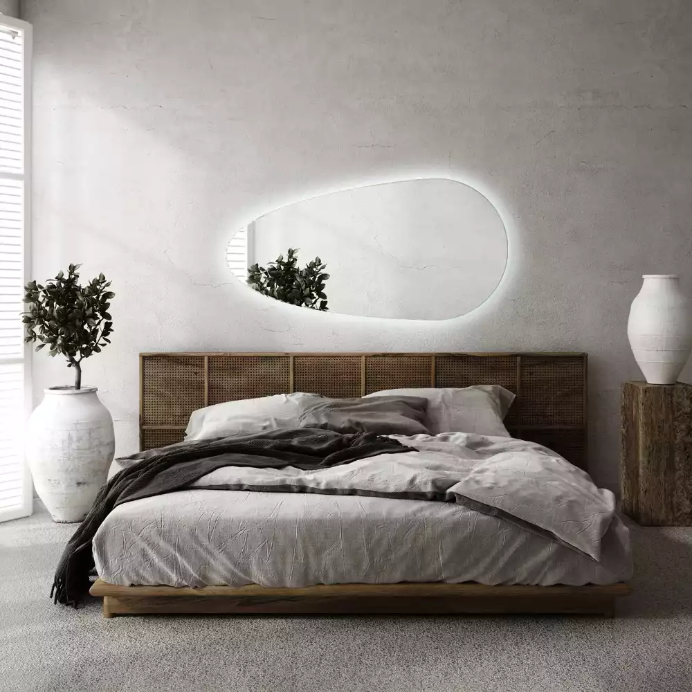 Oglindă decorativă în formă de lacrimă cu iluminare LED