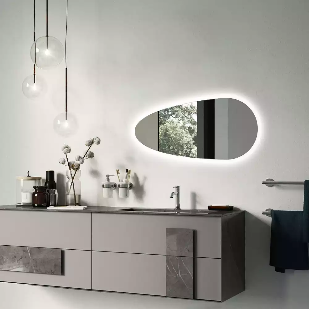 Oglindă decorativă în formă de lacrimă cu iluminare LED