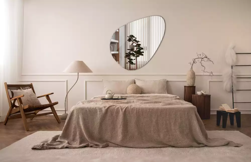 Oglindă decorativă suspendată cu formă organică