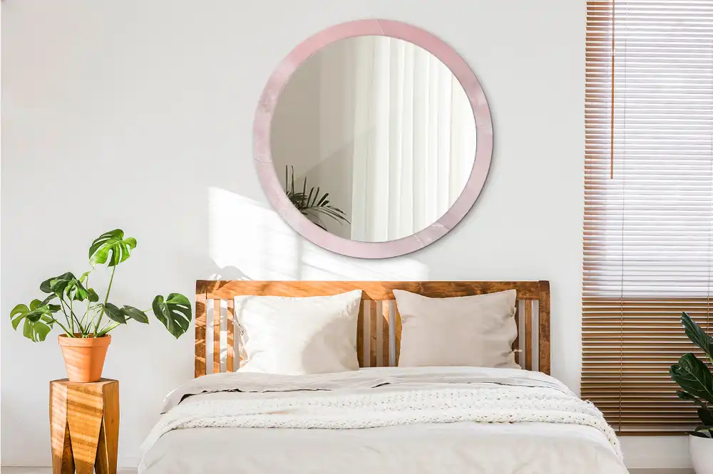 Oglindă rotundă decorativă de perete cu aspect de piatră roz