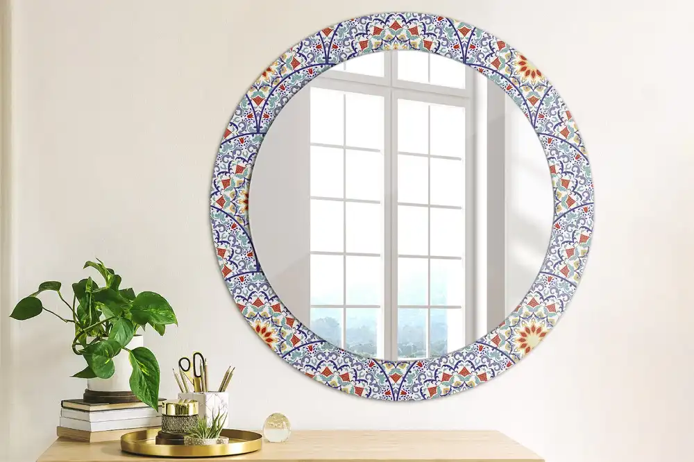 Oglindă rotundă decorativă cu compoziție orientală pentru perete