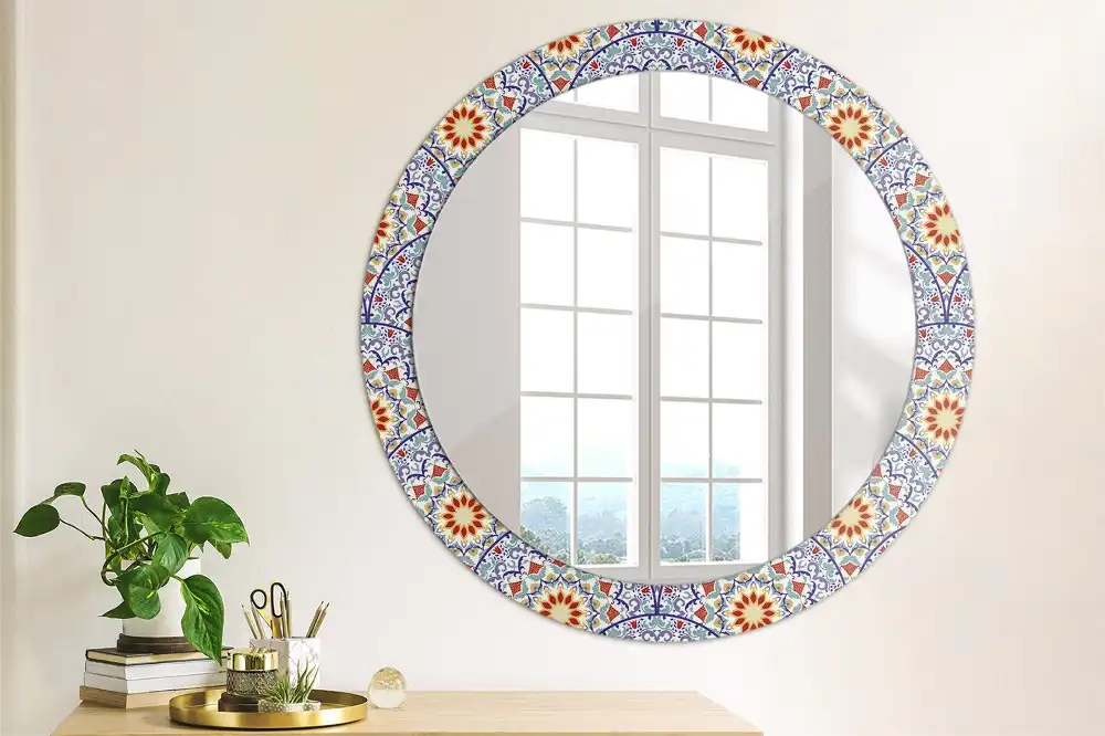 Oglindă rotundă decorativă cu compoziție orientală pentru perete