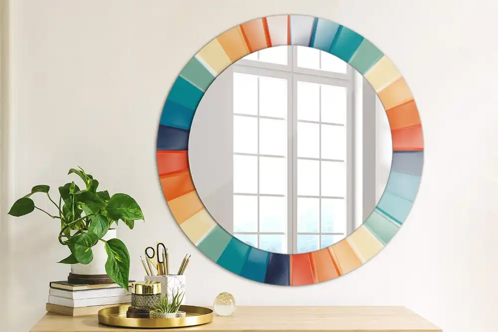 Oglindă rotundă de perete cu decor din plăci colorate sub formă de raze
