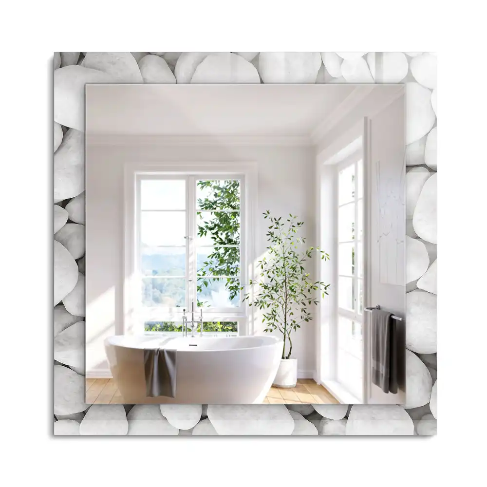 Oglindă dreptunghiulară cu ramă decorată cu pietre albe netede
