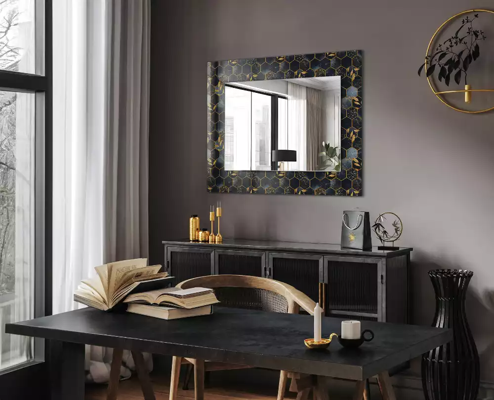 Oglindă dreptunghiulară cu ramă decorată cu imprimeu de frunze hexagonale