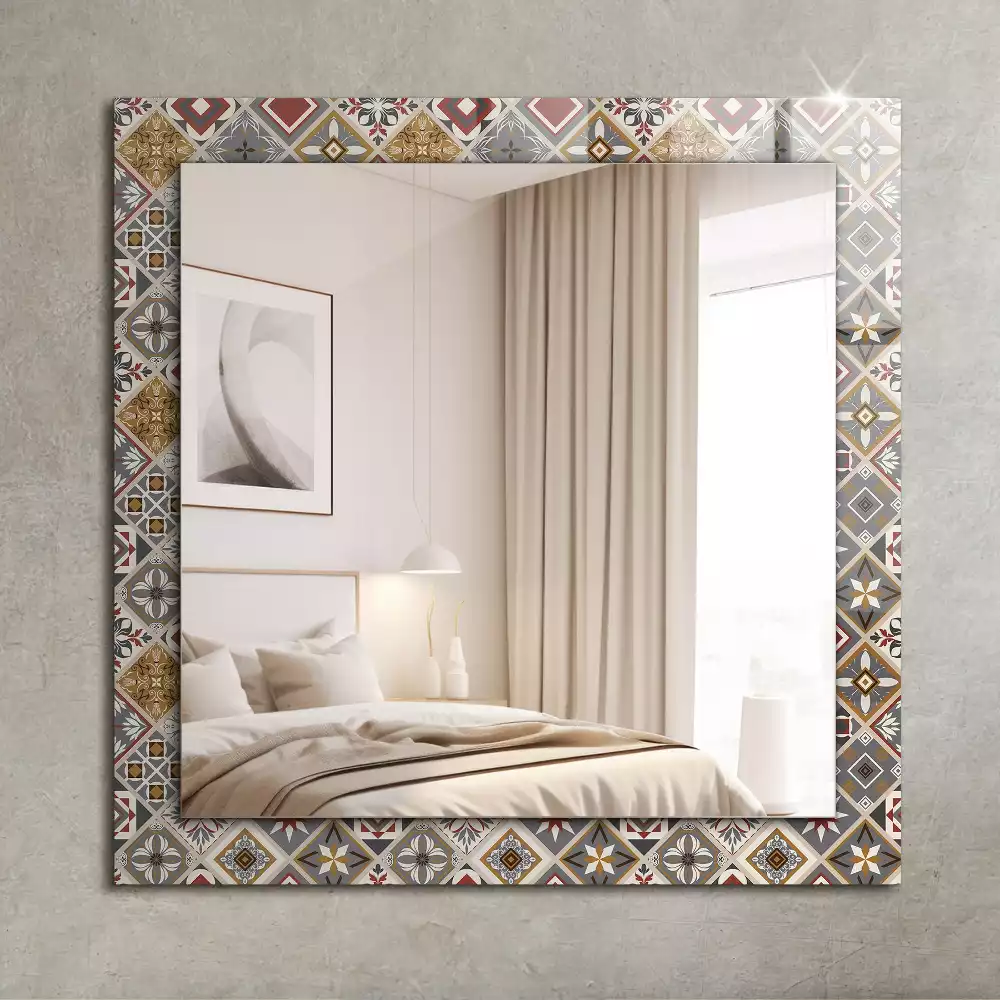 Oglindă dreptunghiulară cu ramă decorată cu imprimeu de plăci colorate
