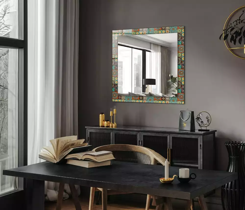 Oglindă dreptunghiulară cu decor din mozaic colorat