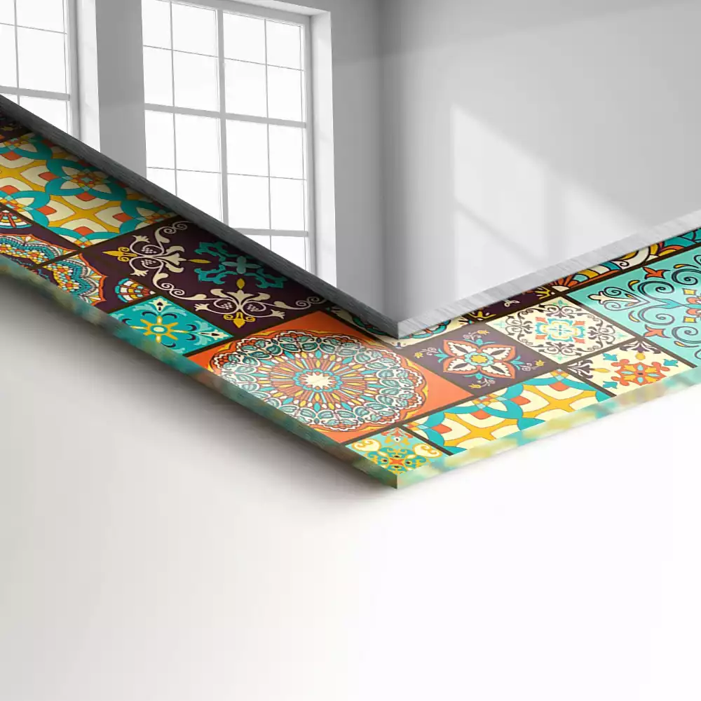 Oglindă dreptunghiulară cu decor din mozaic colorat