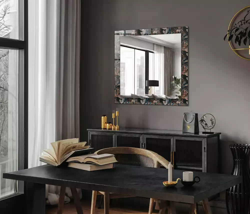 Oglindă decorativă de perete cu design floral