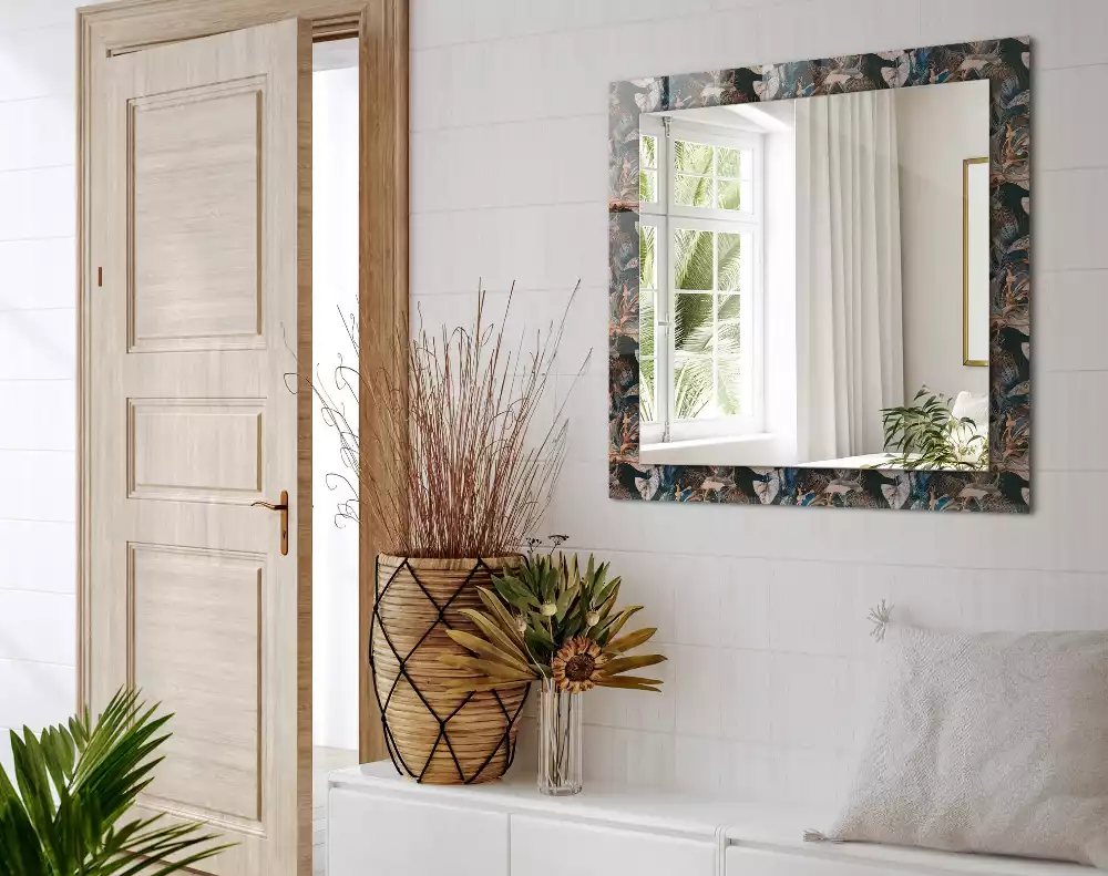 Oglindă decorativă de perete cu design floral