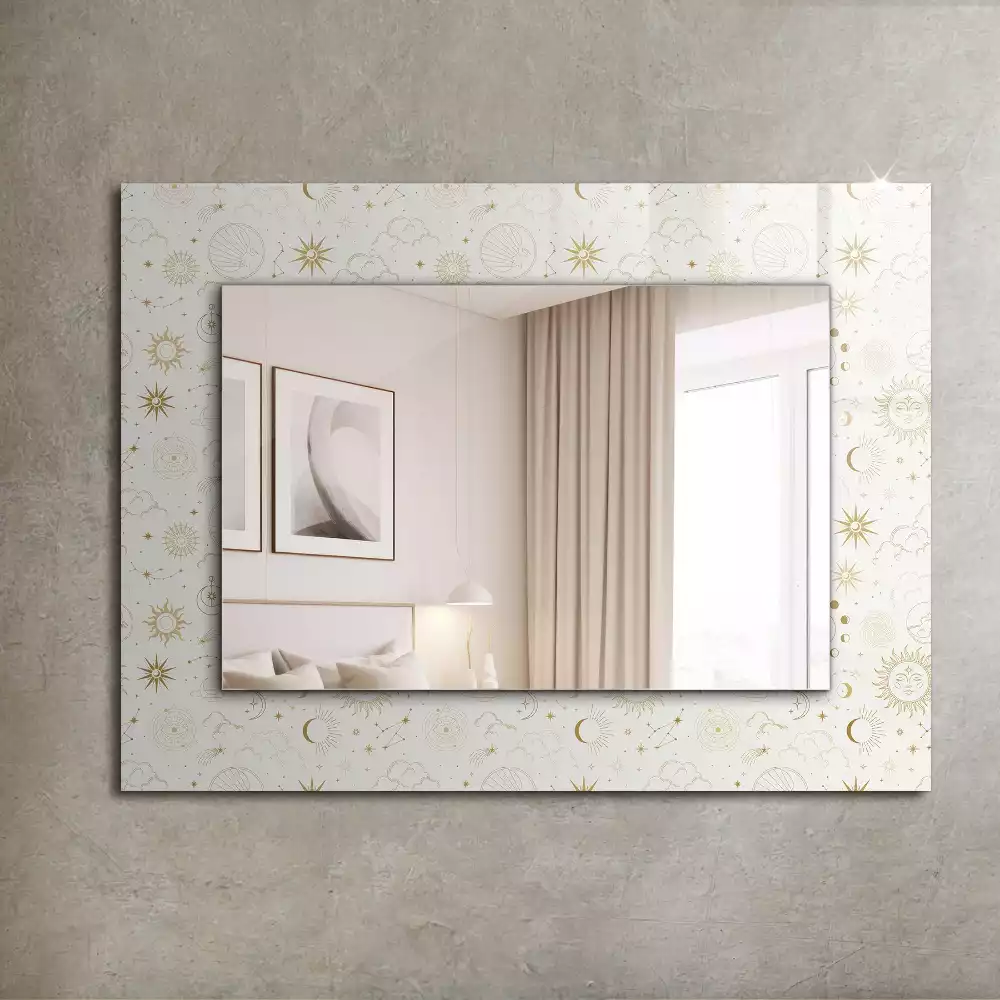 Oglindă dreptunghiulară cu ramă decorată cu soare, lună și stele