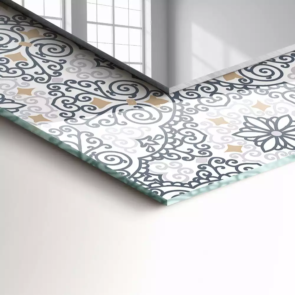Oglindă dreptunghiulară cu decor ornamental