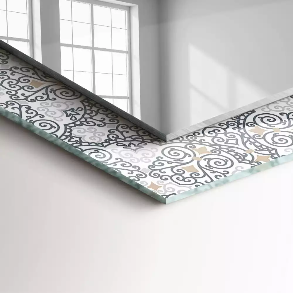 Oglindă dreptunghiulară cu decor ornamental