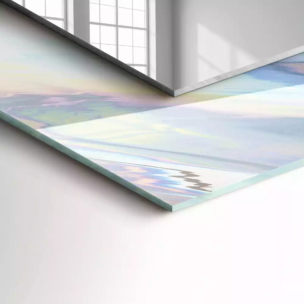 Oglindă dreptunghiulară de perete cu model abstract colorat