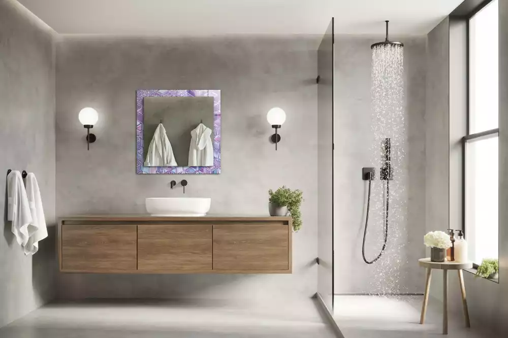 Oglindă dreptunghiulară cu ramă decorată cu imprimeu de cuburi transparente colorate