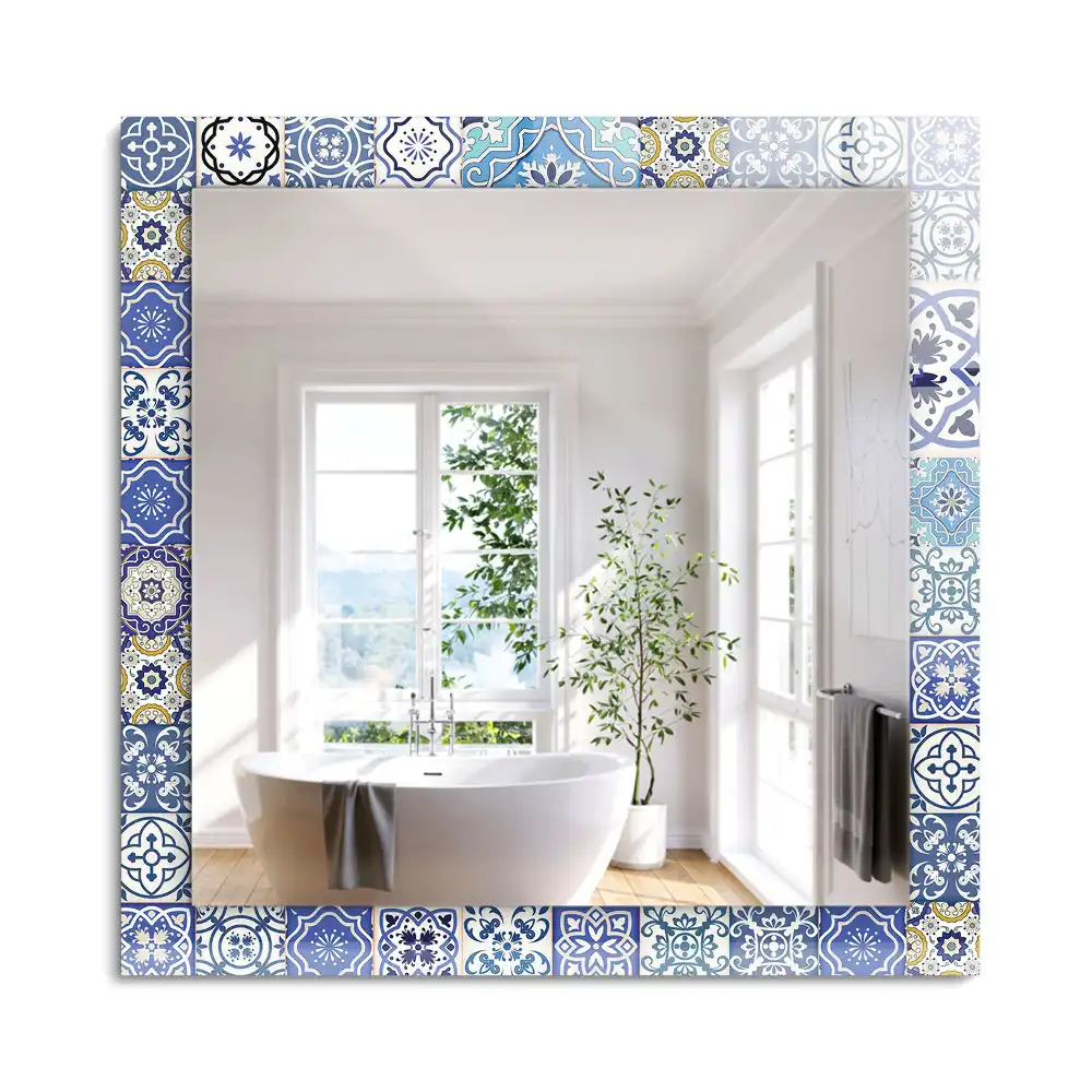 Oglindă dreptunghiulară cu decor din plăci de mozaic colorate