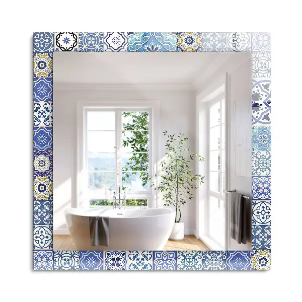 Oglindă dreptunghiulară cu decor din plăci de mozaic colorate