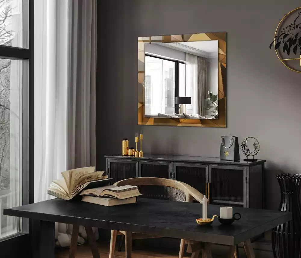 Oglindă dreptunghiulară cu ramă decorată cu imprimeu geometric auriu