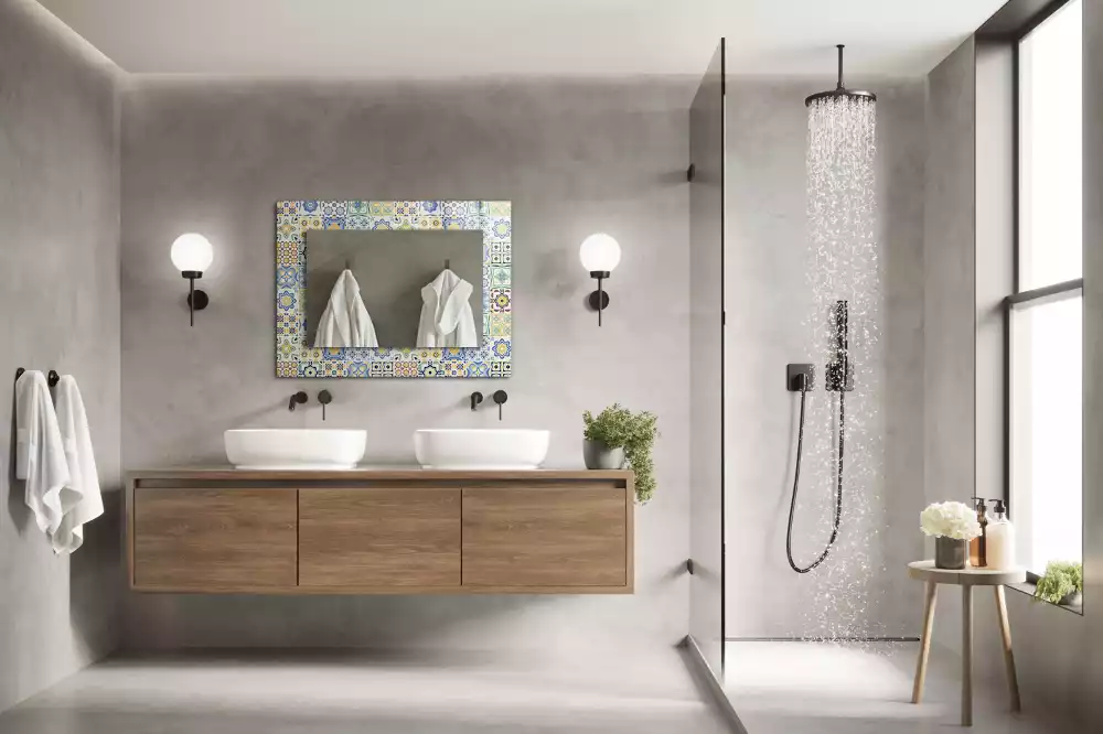 Oglindă dreptunghiulară cu decor din plăci colorate