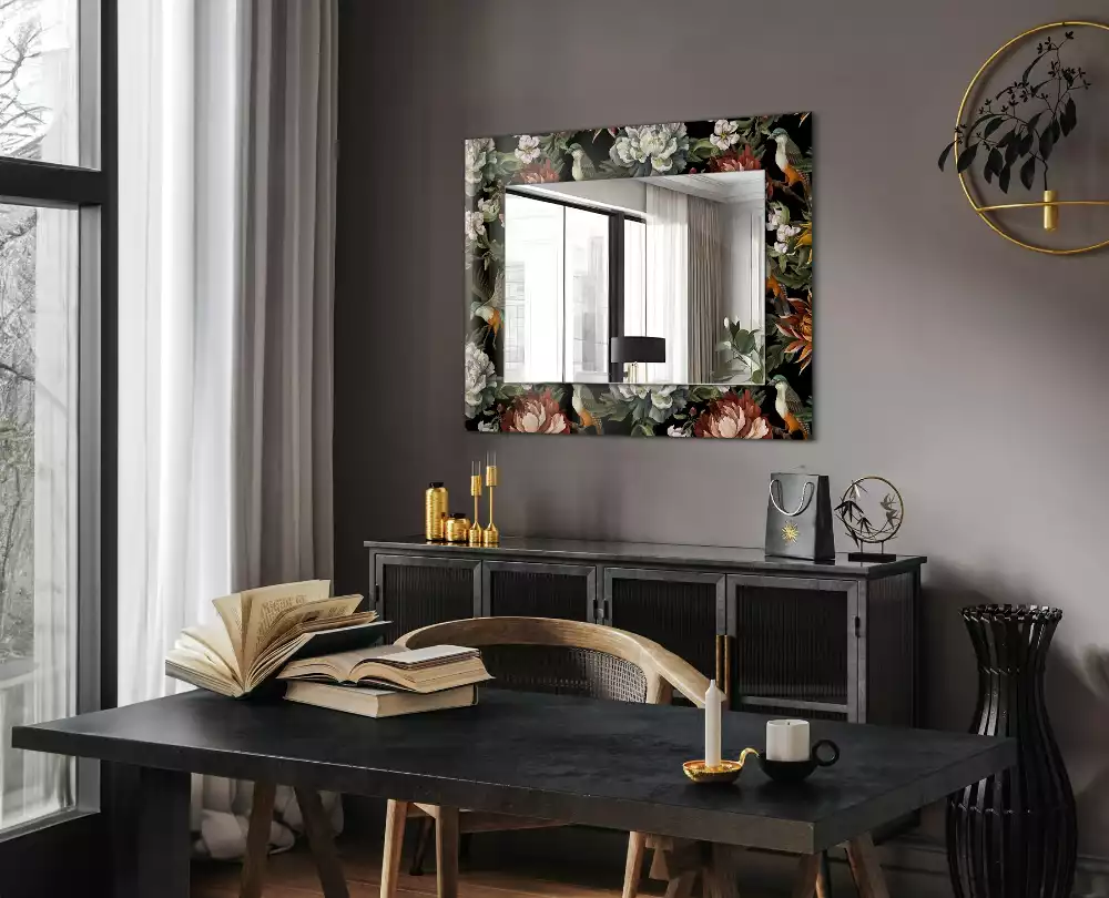 Oglindă dreptunghiulară cu ramă decorată cu imprimeu floral și păsări