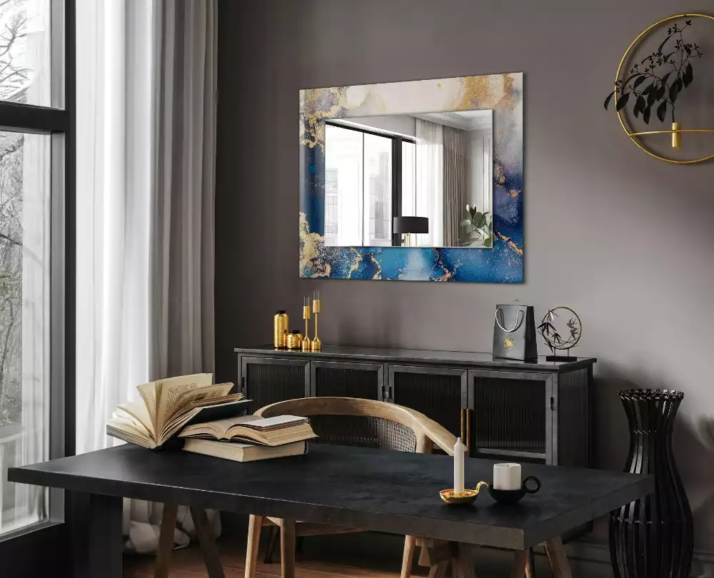 Oglindă dreptunghiulară decorativă cu design abstract