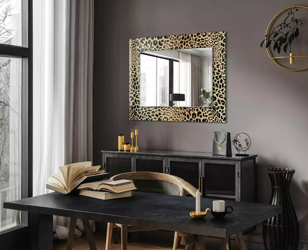 Oglindă dreptunghiulară cu ramă cu imprimeu leopard