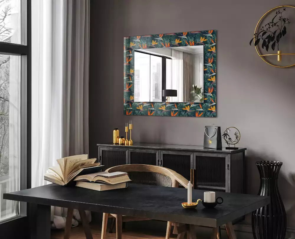 Oglindă dreptunghiulară cu ramă decorată cu imprimeu floral