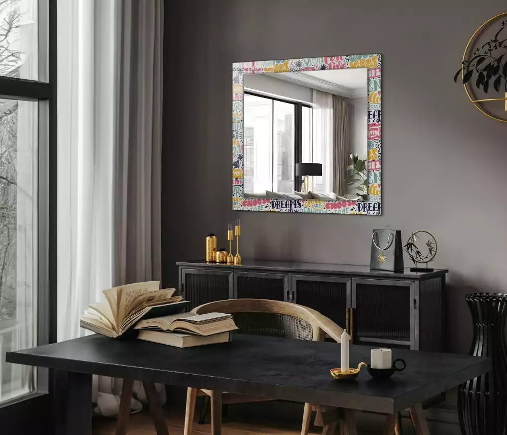 Oglindă decorativă de perete dreptunghiulară cu inscripții motivaționale colorate
