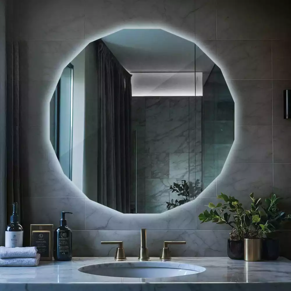 Oglindă geometrică de perete cu iluminare